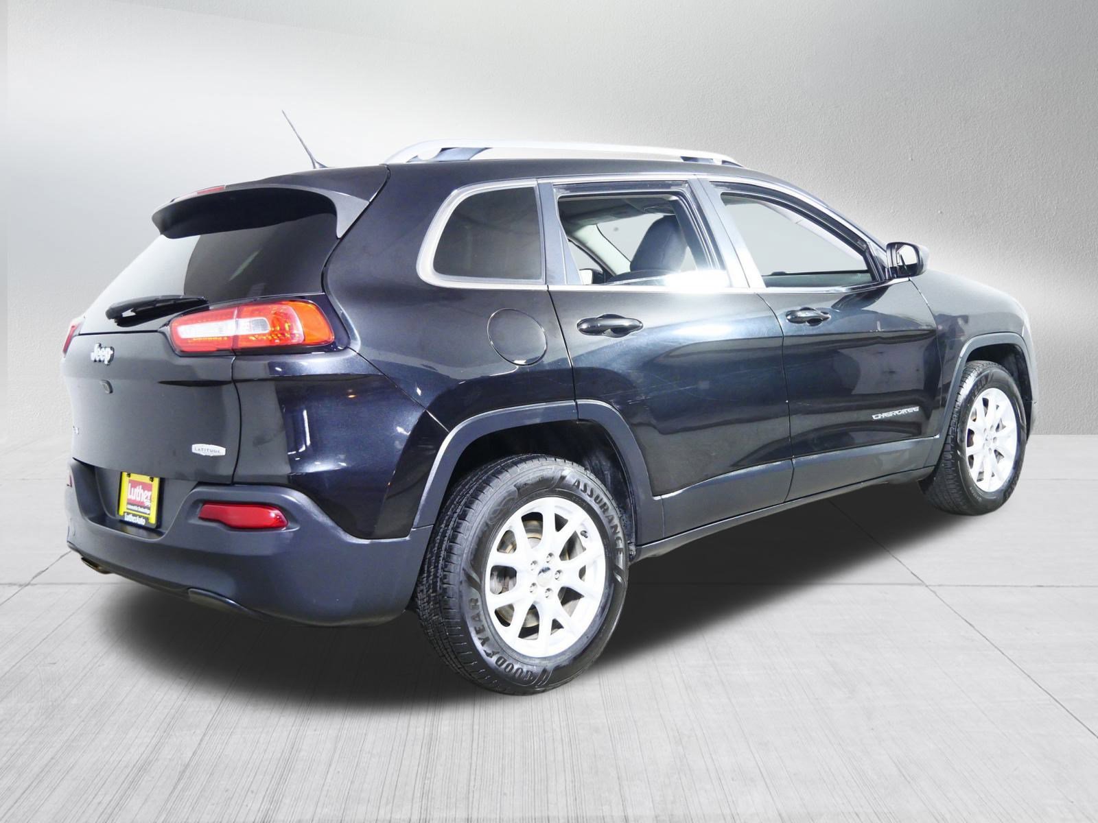Used 2015 Jeep Cherokee Latitude w/ Comfort/Convenience Group image 7