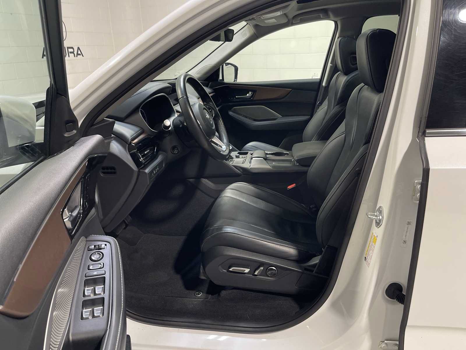 Certified 2022 Acura MDX w/ Technology Package AWD/4WD image 2