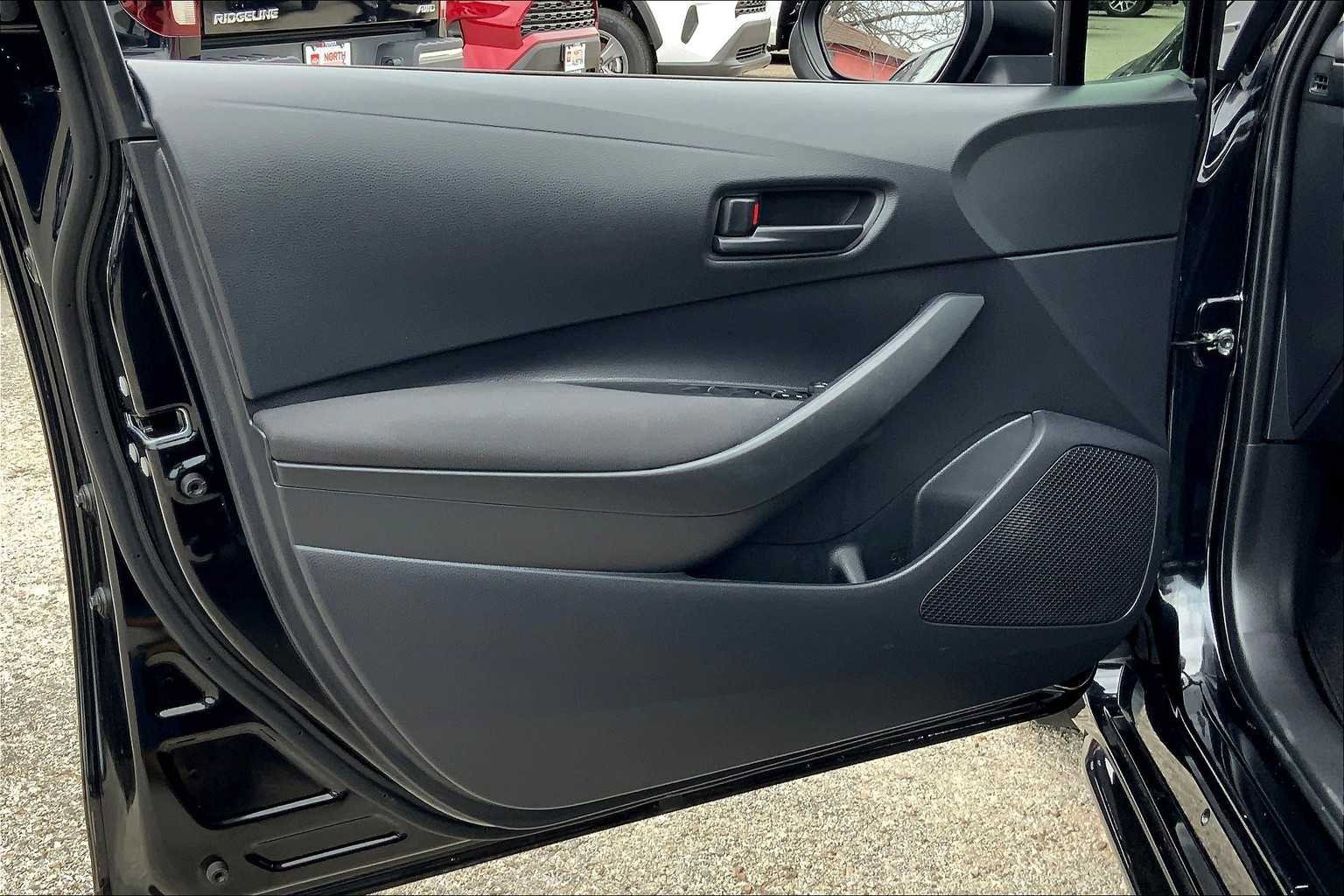 Used 2024 Toyota Corolla LE FWD image 21