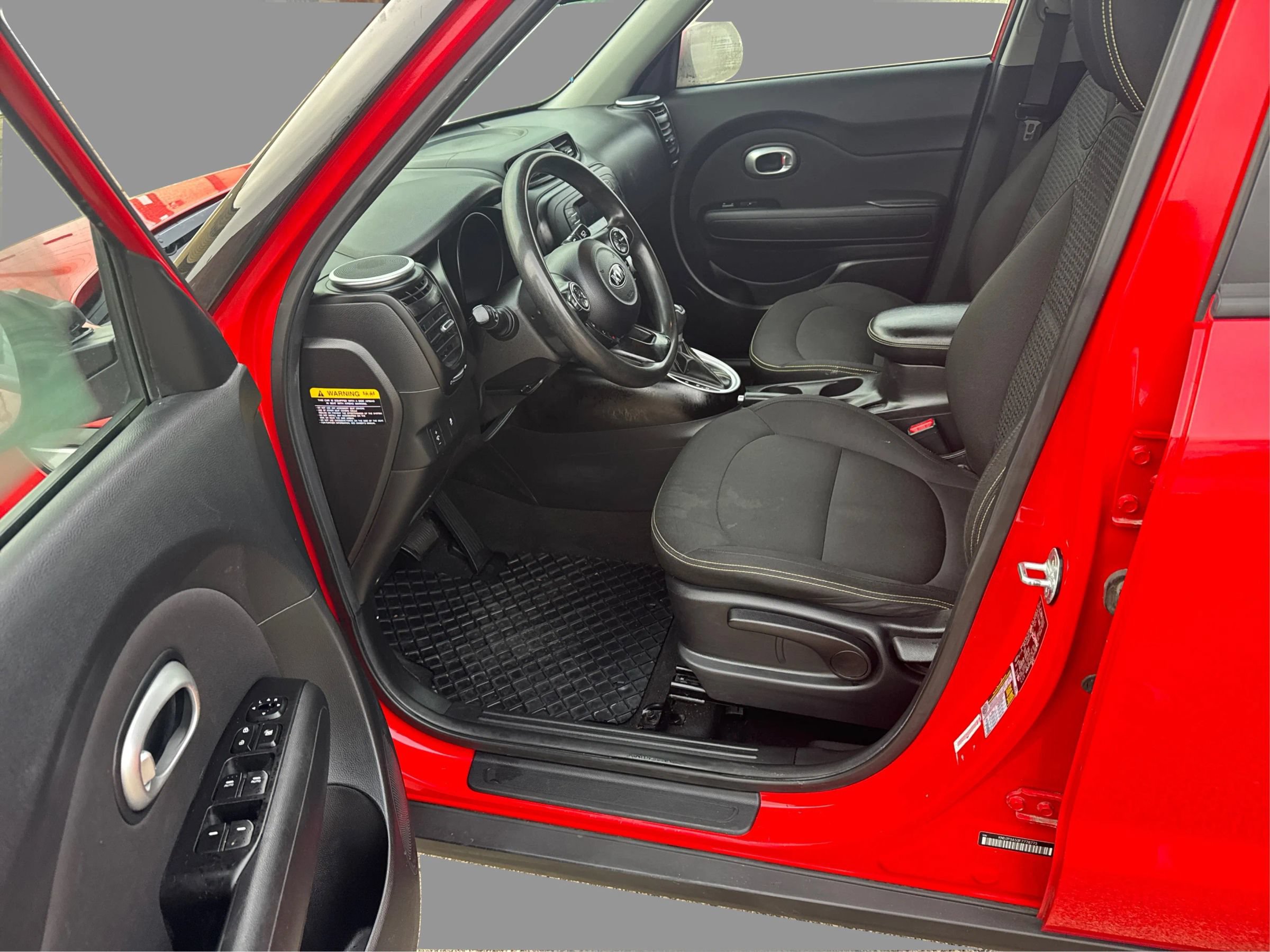 Used 2015 Kia Soul + FWD image 10