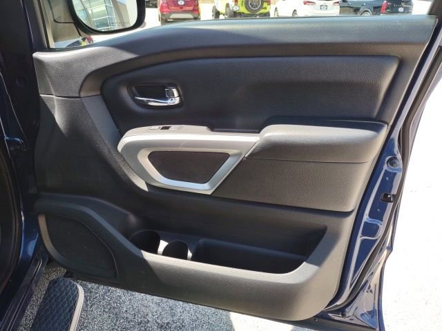 Used 2017 Nissan Titan SV image 25