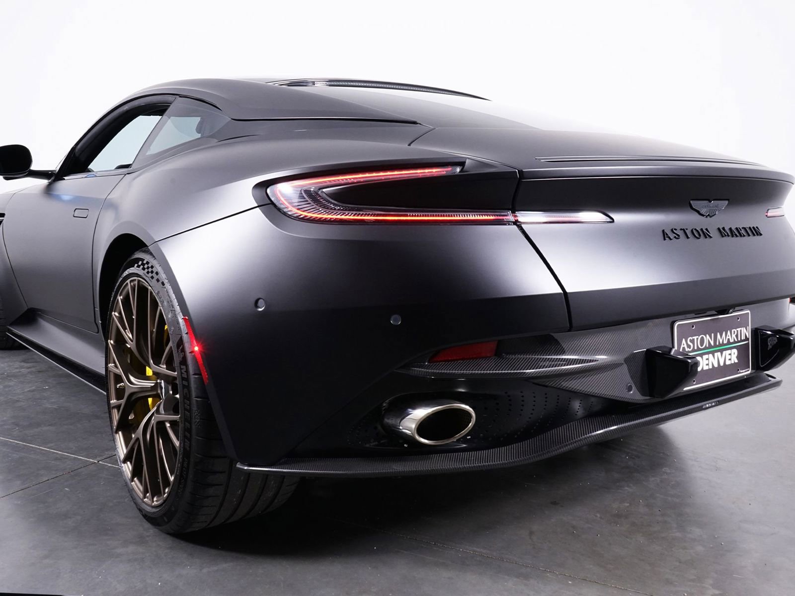 Used 2024 Aston Martin DB12 Base image 19