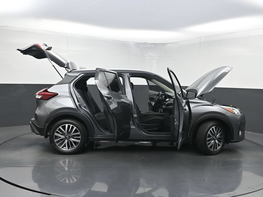 Used 2023 Nissan Kicks SV FWD image 32