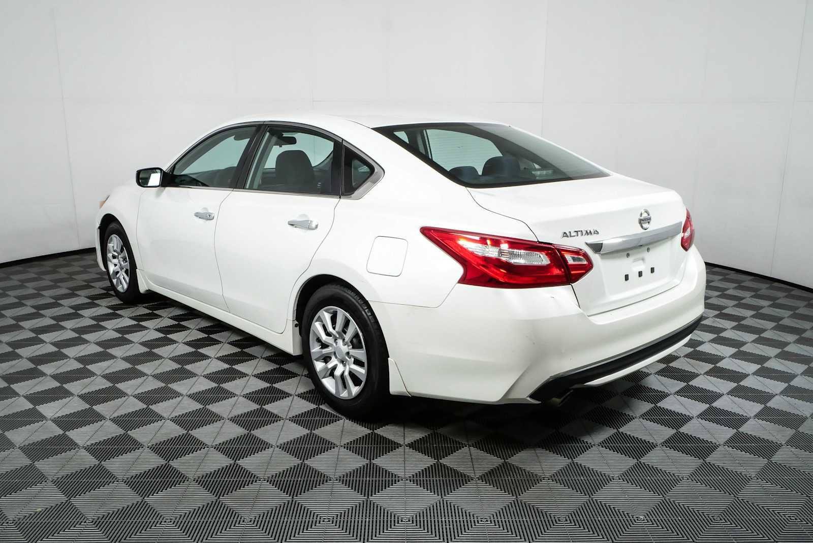 Used 2017 Nissan Altima 2.5 S w/ Power Driver Seat Package FWD image 25