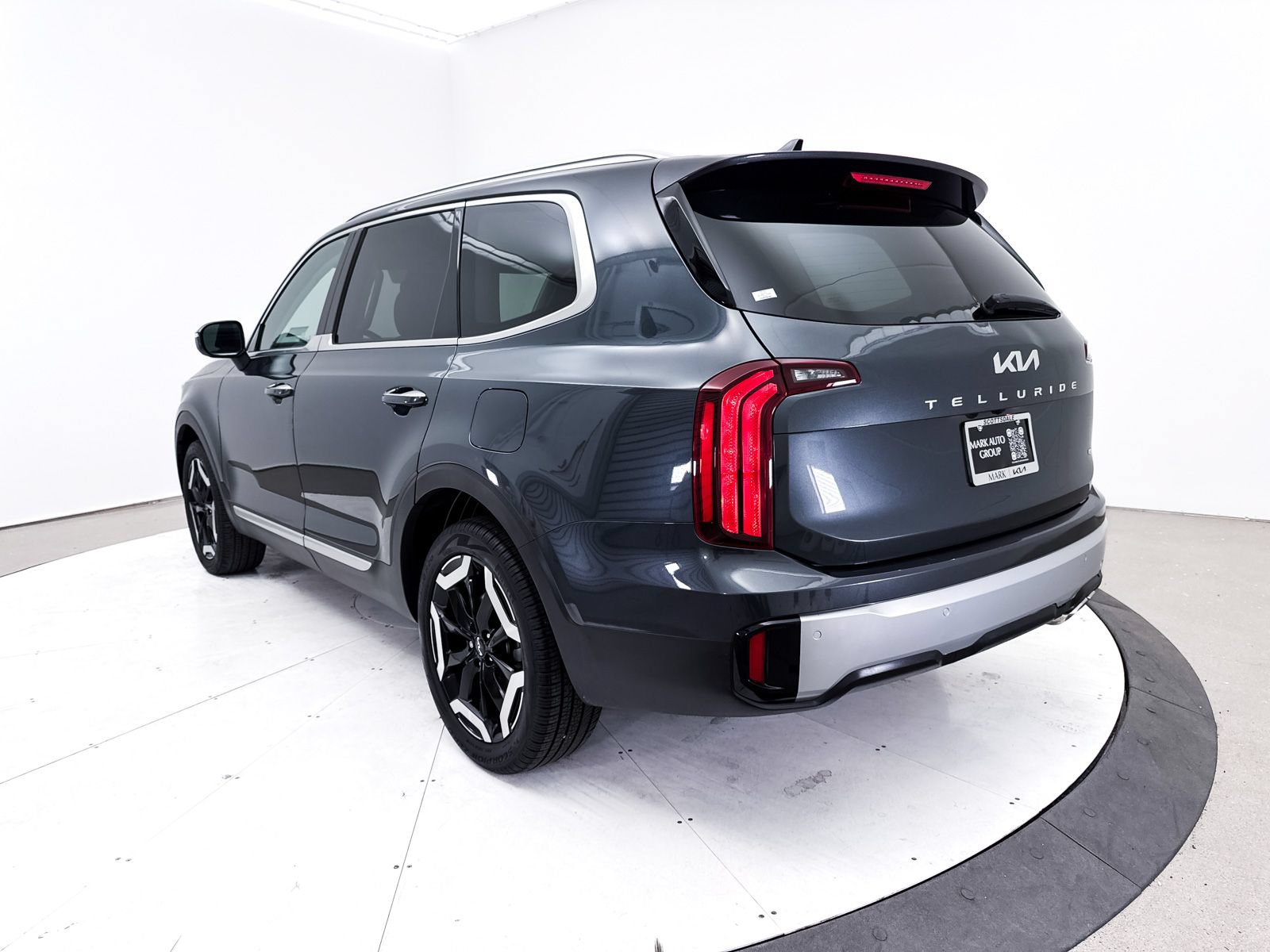 Used 2023 Kia Telluride S AWD/4WD image 17