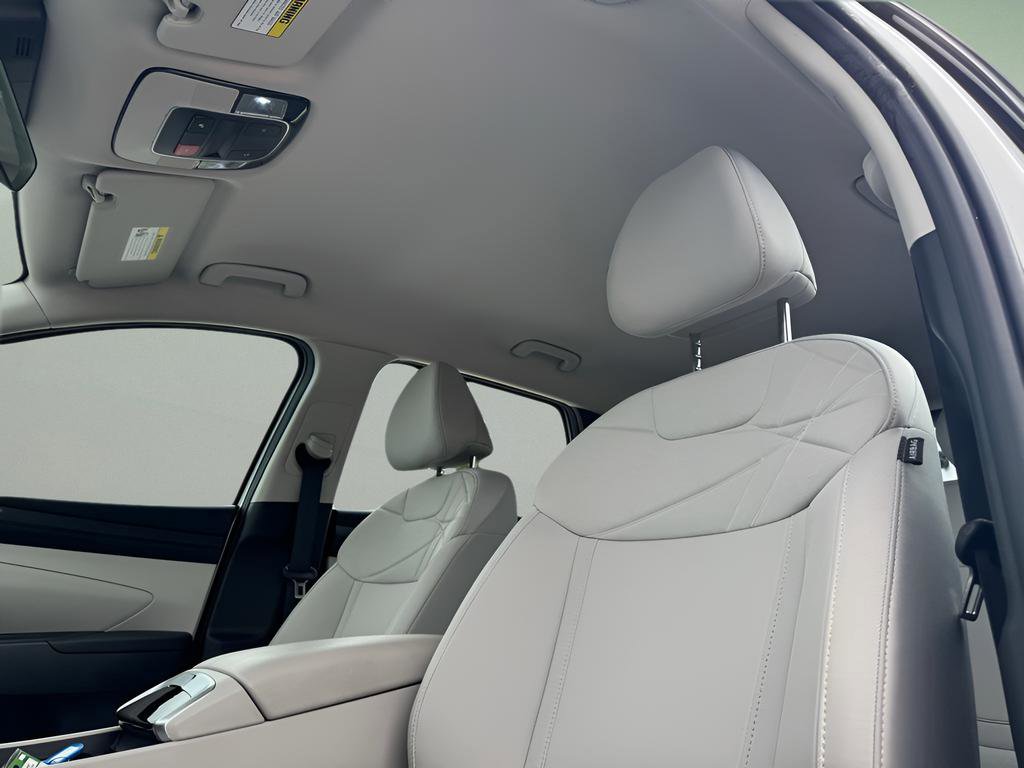 Certified 2025 Hyundai Tucson SE image 18