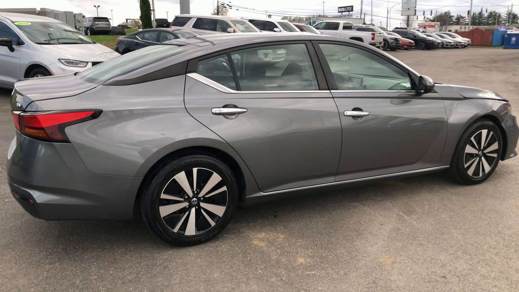 Used 2022 Nissan Altima 2.5 SV FWD image 7