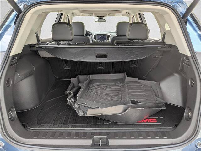 Used 2024 GMC Terrain Denali w/ Denali Premium Package AWD/4WD image 6