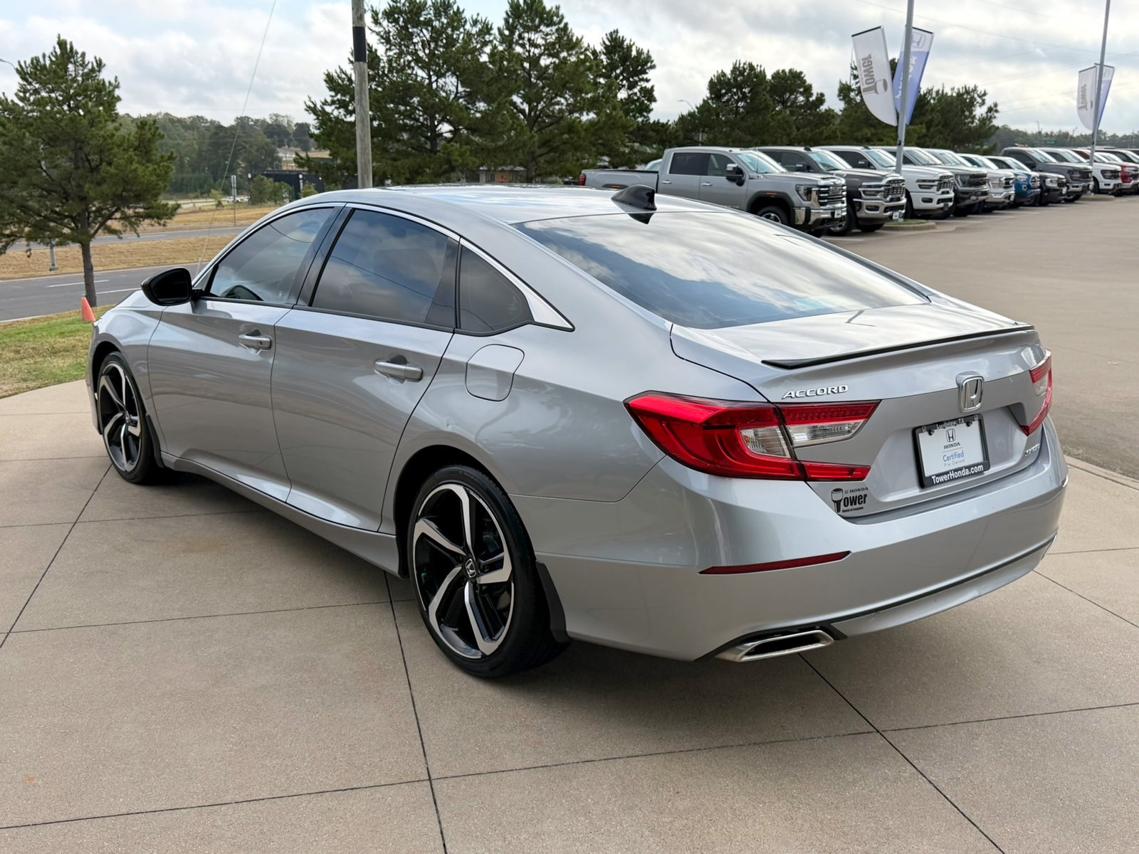 Used 2022 Honda Accord Sport image 4