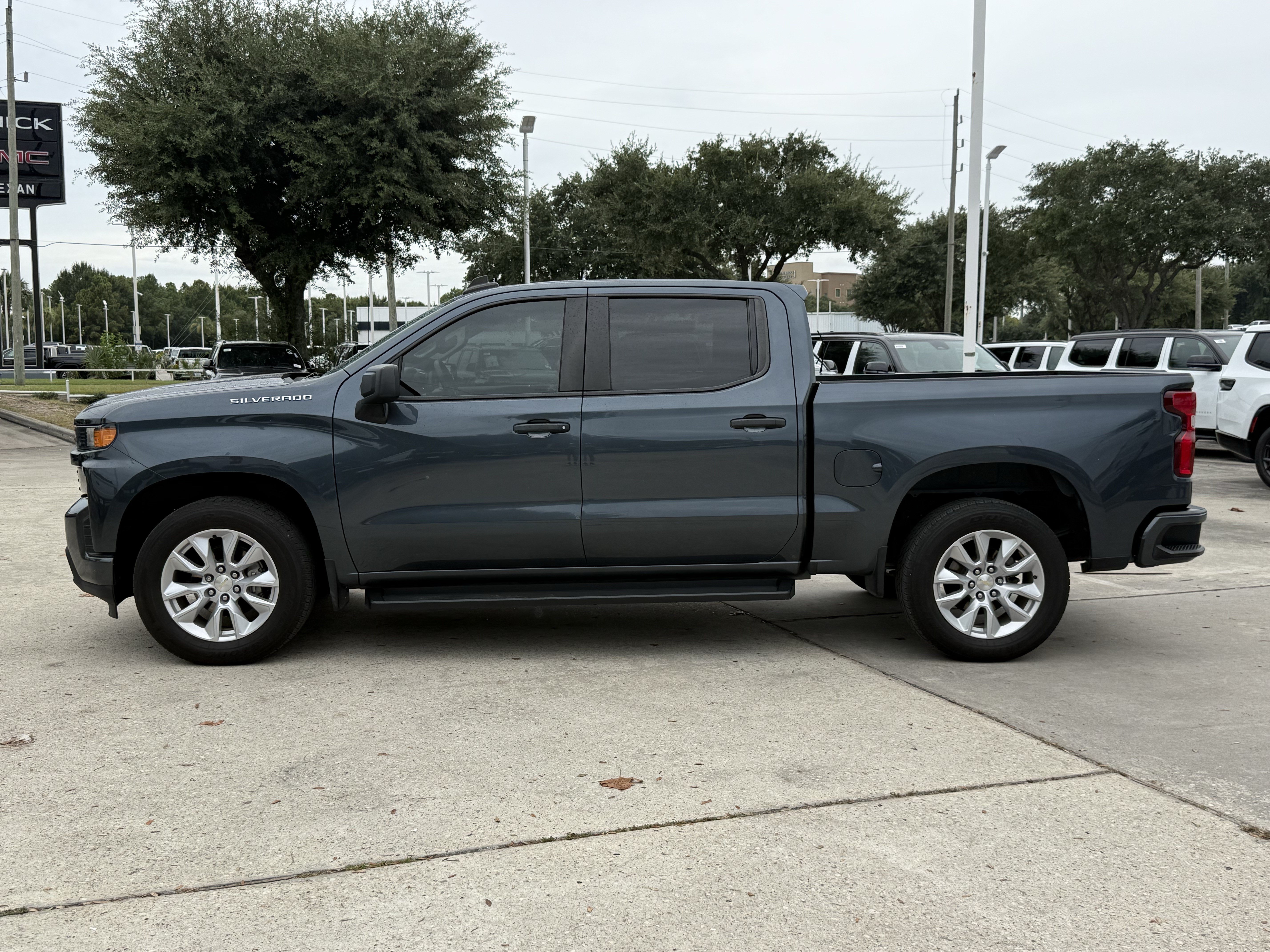 Used 2020 Chevrolet Silverado 1500 Custom w/ Custom Value Package RWD image 8