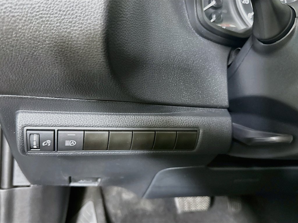 Used 2022 Toyota Corolla LE FWD image 17