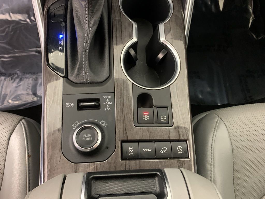 Used 2022 Toyota Highlander Platinum AWD/4WD image 25