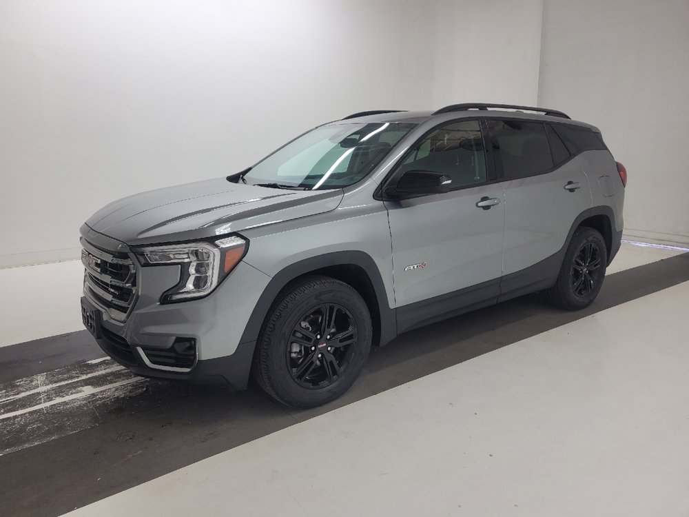Used 2023 GMC Terrain AT4 image 2