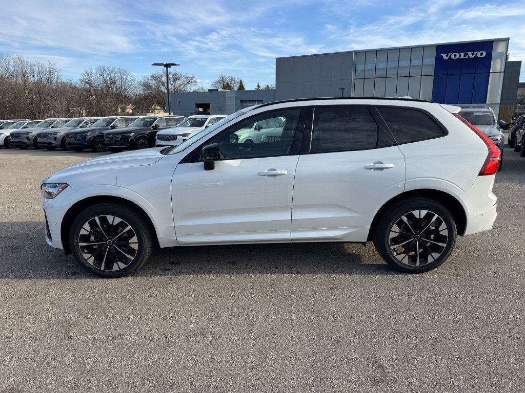 Used 2026 Volvo XC60 B5 Plus w/ Protection Package Premier AWD/4WD image 2