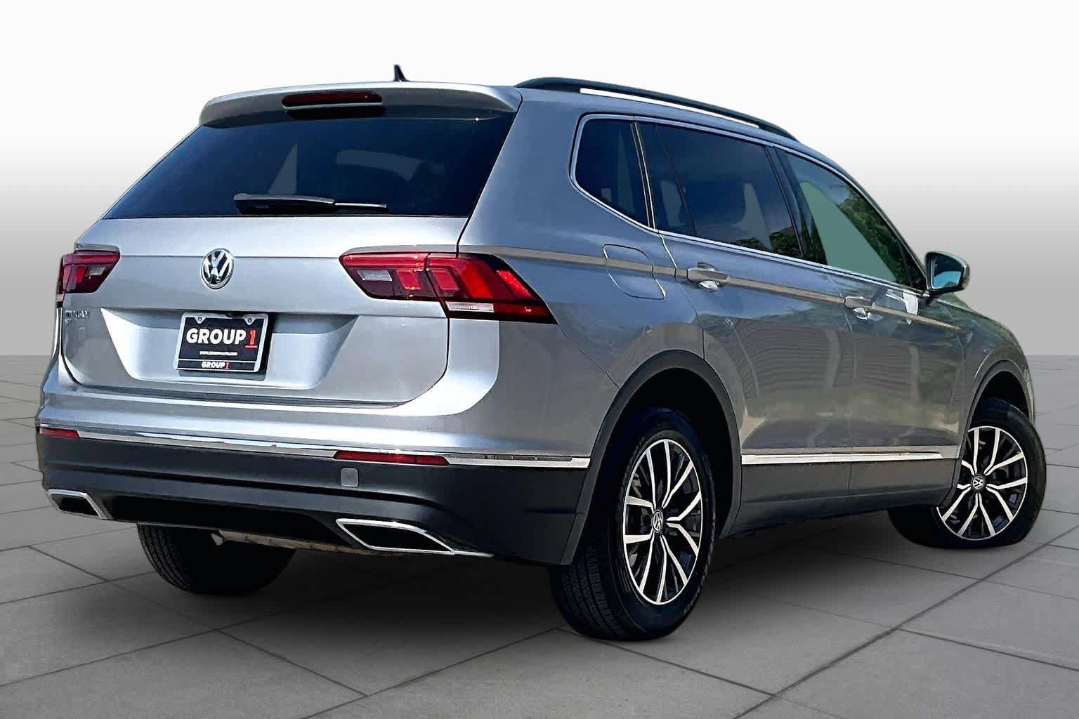 Used 2020 Volkswagen Tiguan SE w/ Panoramic Sunroof Package FWD image 13