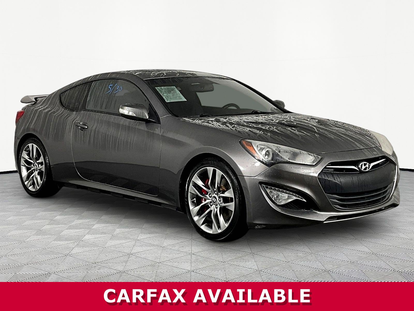 Used 2013 Hyundai Genesis 3.8 RWD image 3