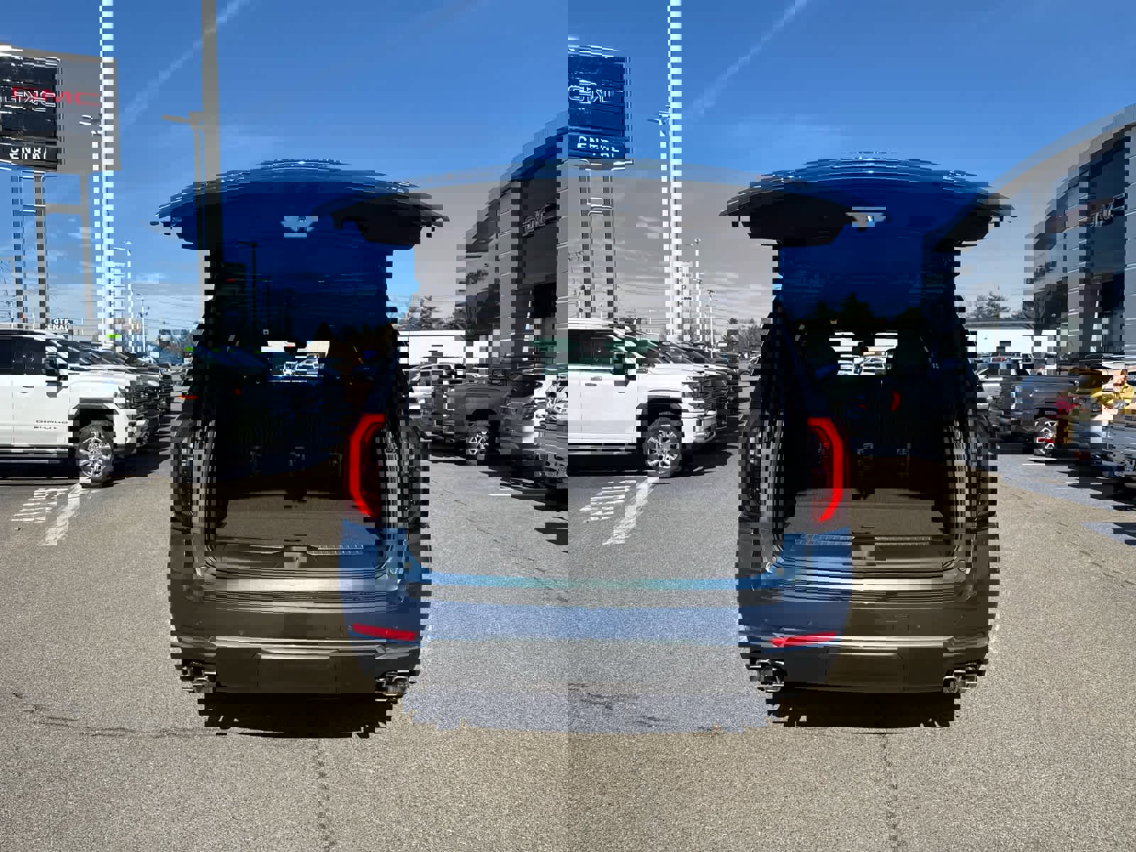 New 2026 GMC Yukon Denali w/ Sun & Power Step Package image 11