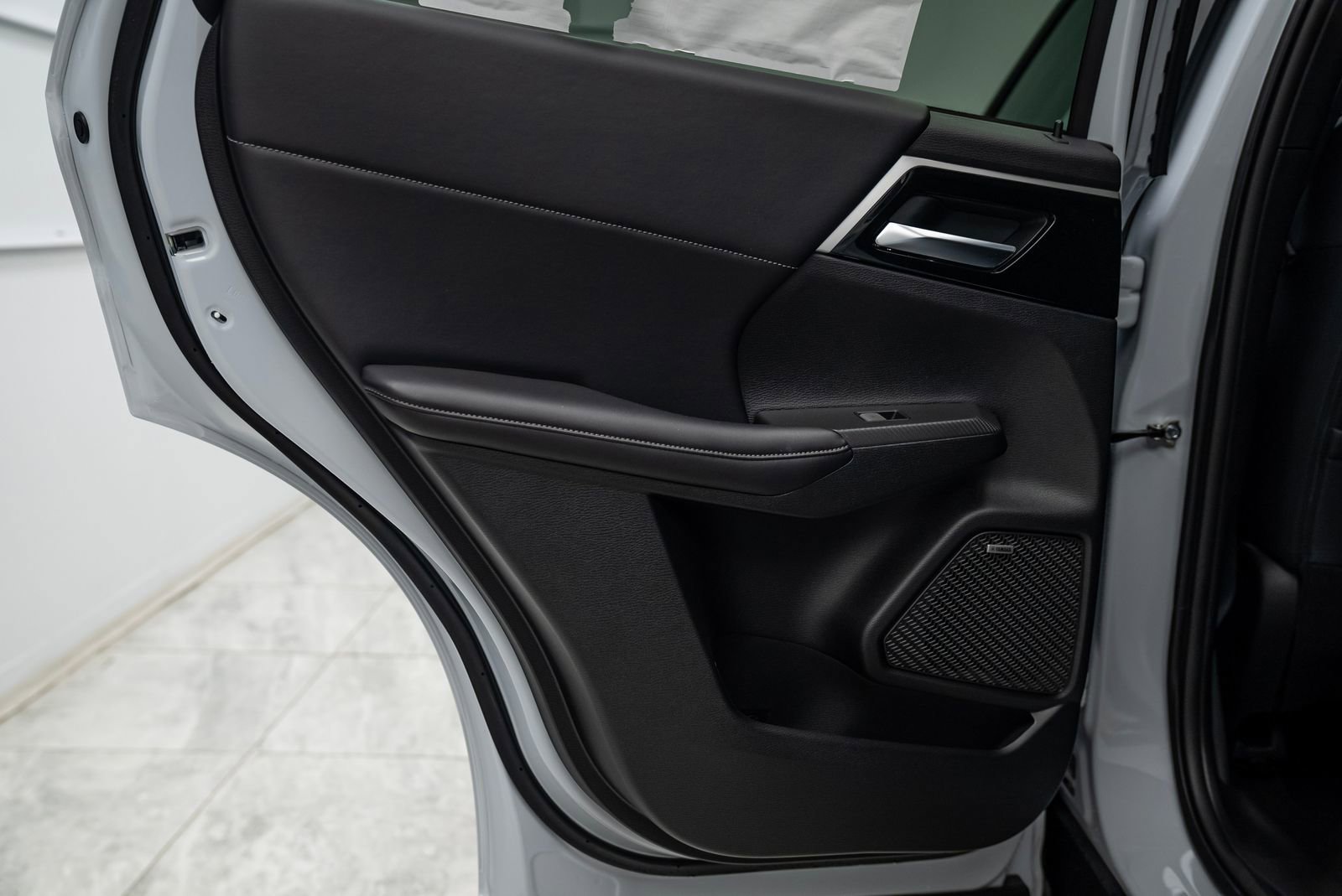 Used 2025 Mitsubishi Outlander Trail Edition image 24