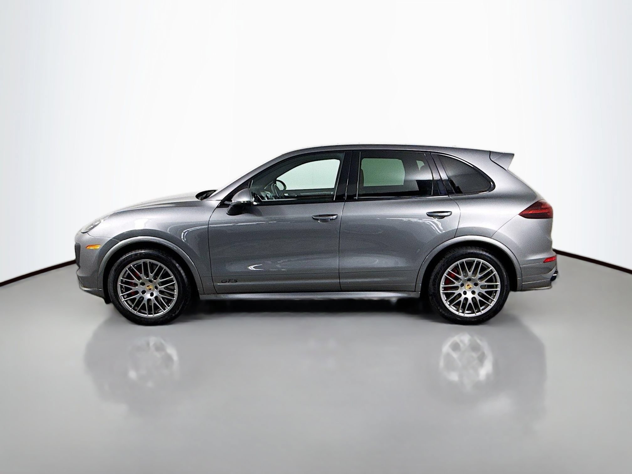 Certified 2018 Porsche Cayenne GTS AWD/4WD image 2