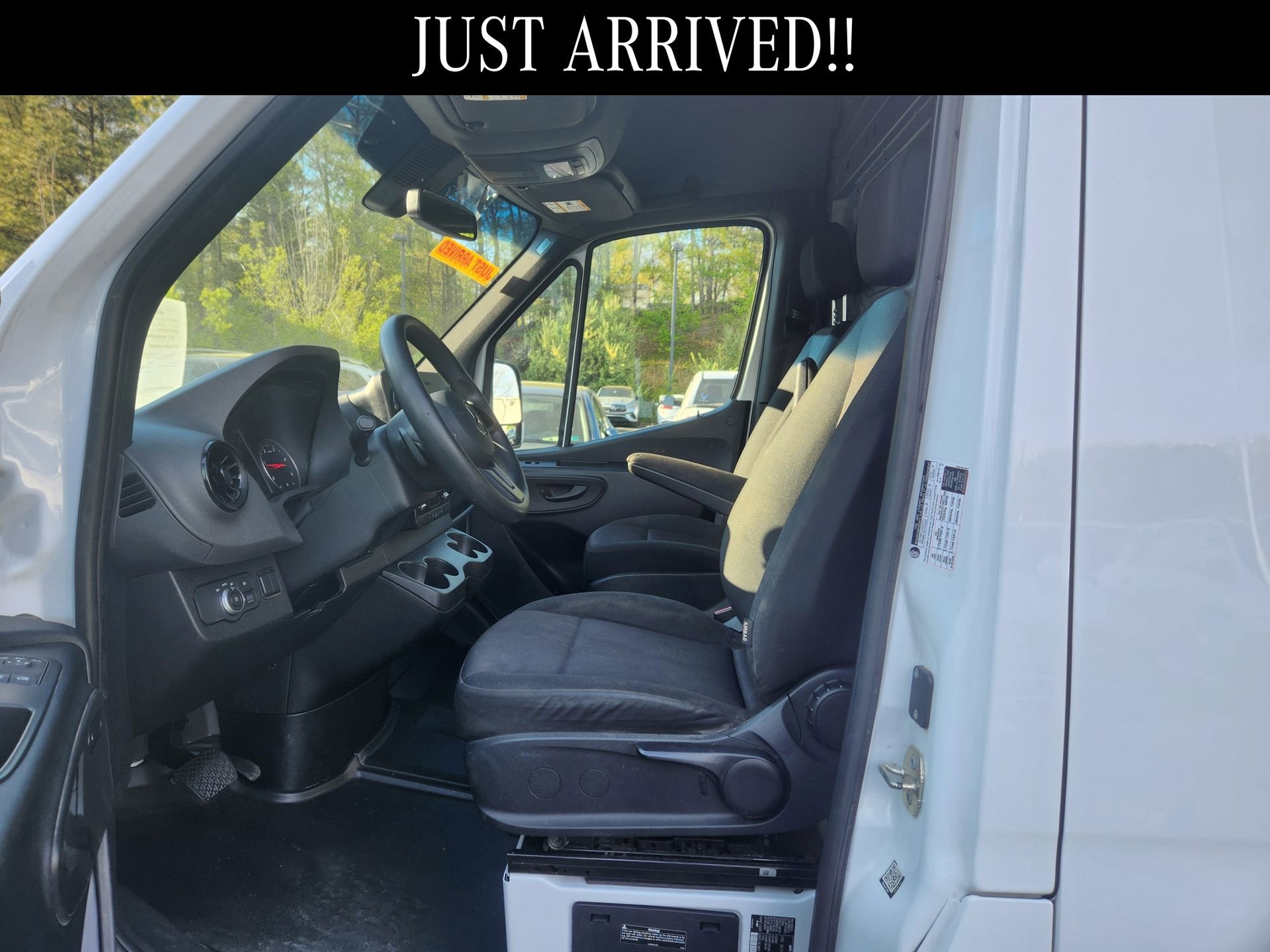 Used 2024 Mercedes-Benz Sprinter 144 Cargo image 8