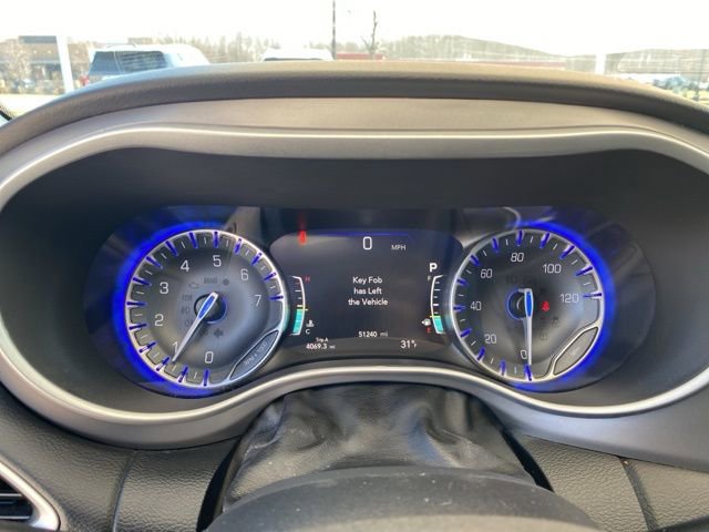 Used 2025 Chrysler Pacifica Select FWD image 20