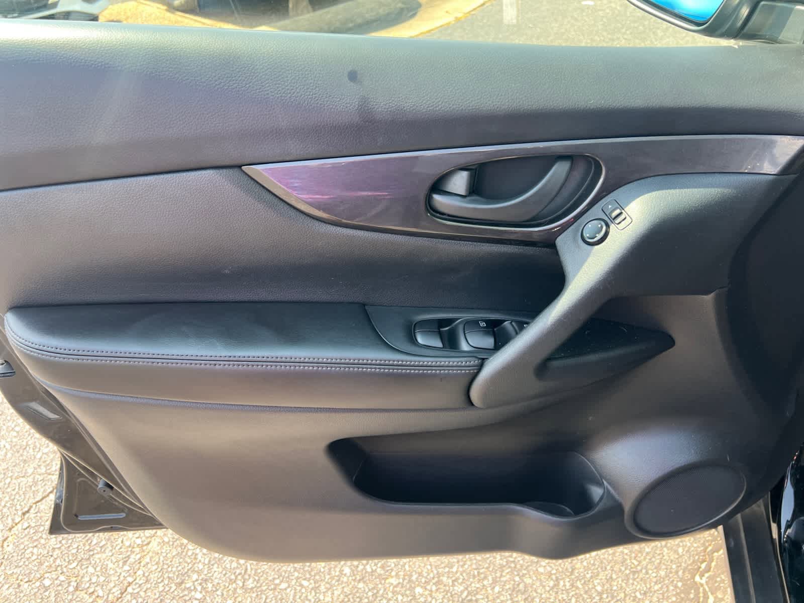 Used 2020 Nissan Rogue S FWD image 18