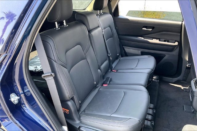 New 2026 Nissan Pathfinder SL FWD image 15
