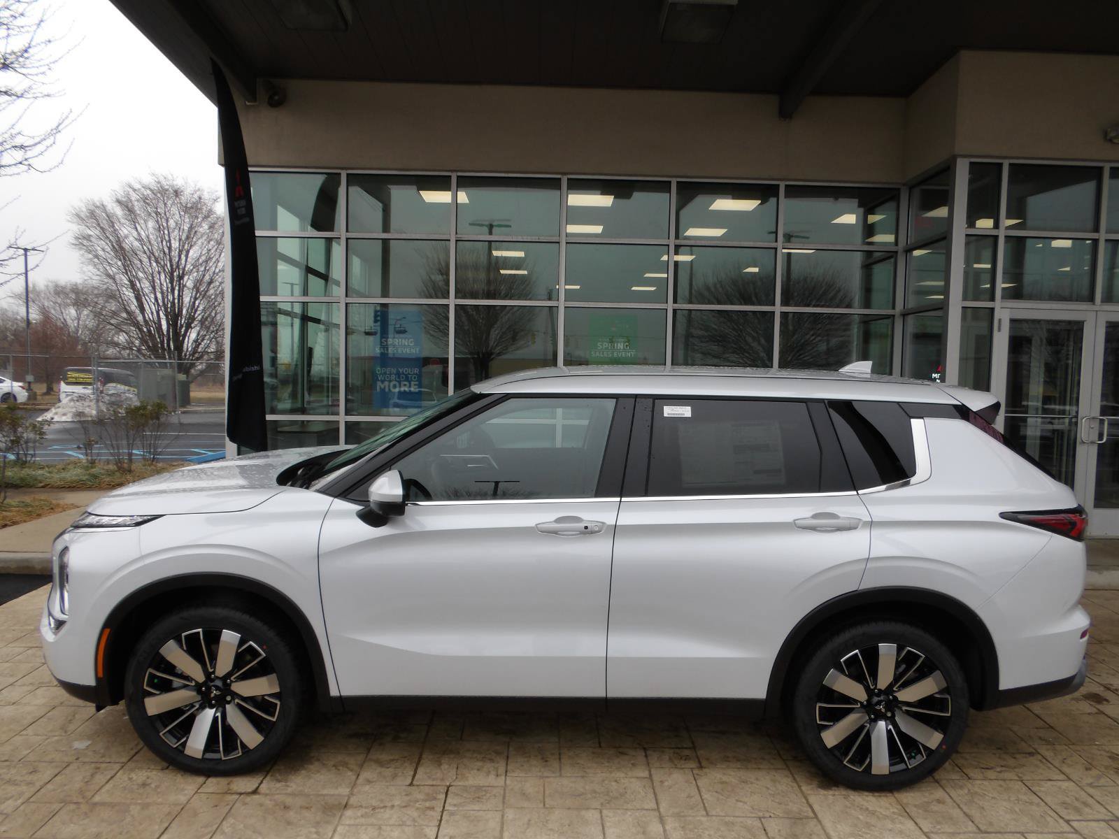 New 2026 Mitsubishi Outlander SE AWD/4WD image 4