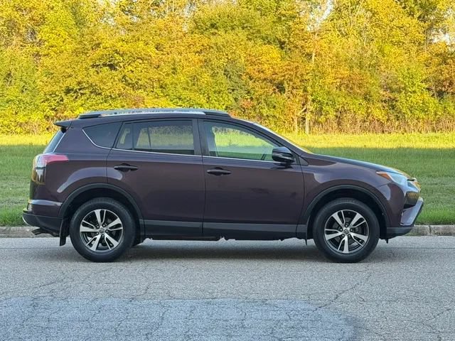 Used 2016 Toyota RAV4 XLE AWD/4WD image 27