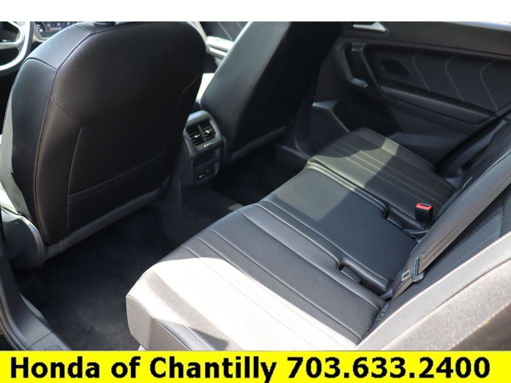 Used 2022 Volkswagen Tiguan SE image 25