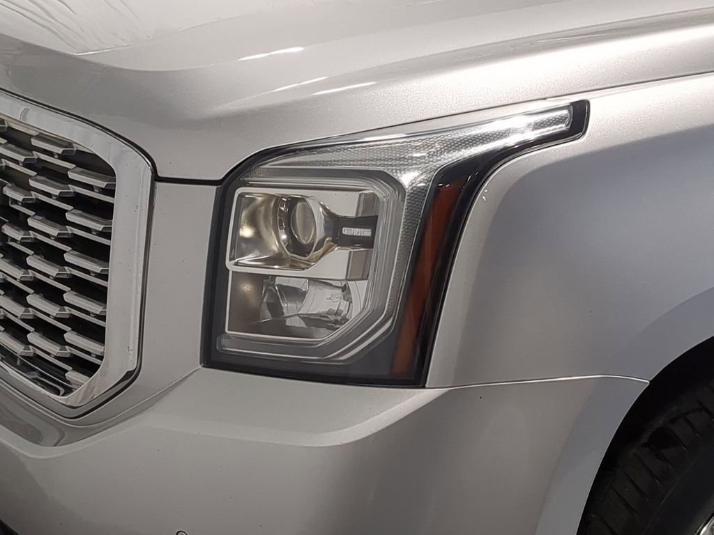 Used 2020 GMC Yukon XL Denali w/ Open Road Package AWD/4WD image 14