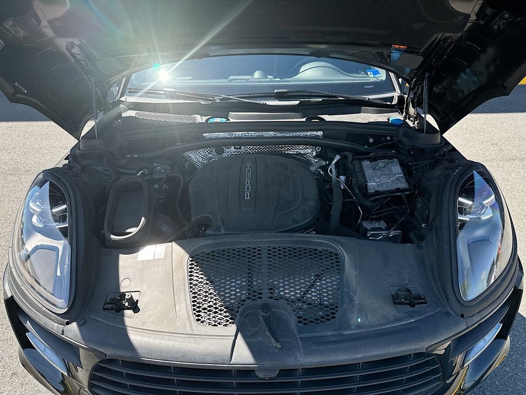 Used 2021 Porsche Macan AWD/4WD image 32