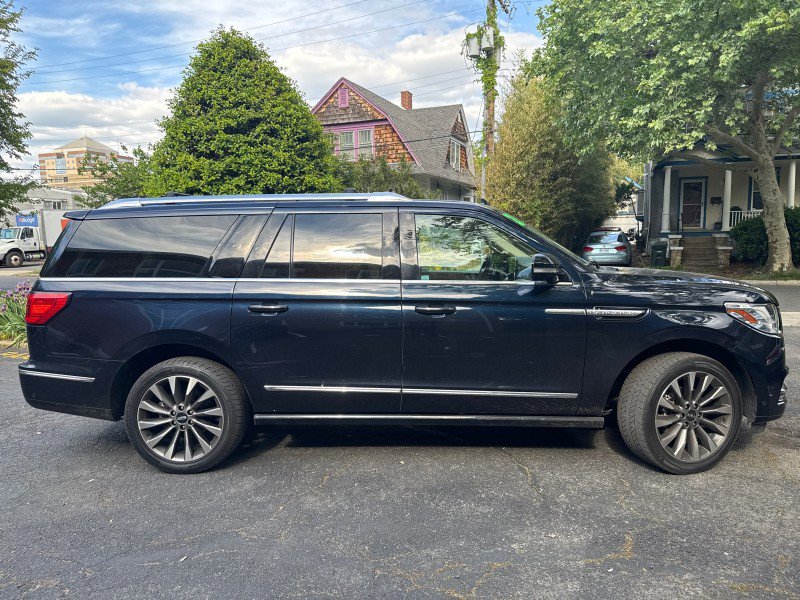 Used 2021 Lincoln Navigator L Reserve w/ Luxury Package AWD/4WD image 6