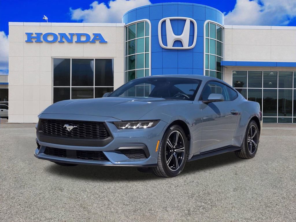 Used 2025 Ford Mustang EcoBoost image 7