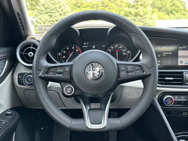 Used 2021 Alfa Romeo Giulia Ti AWD/4WD image 8