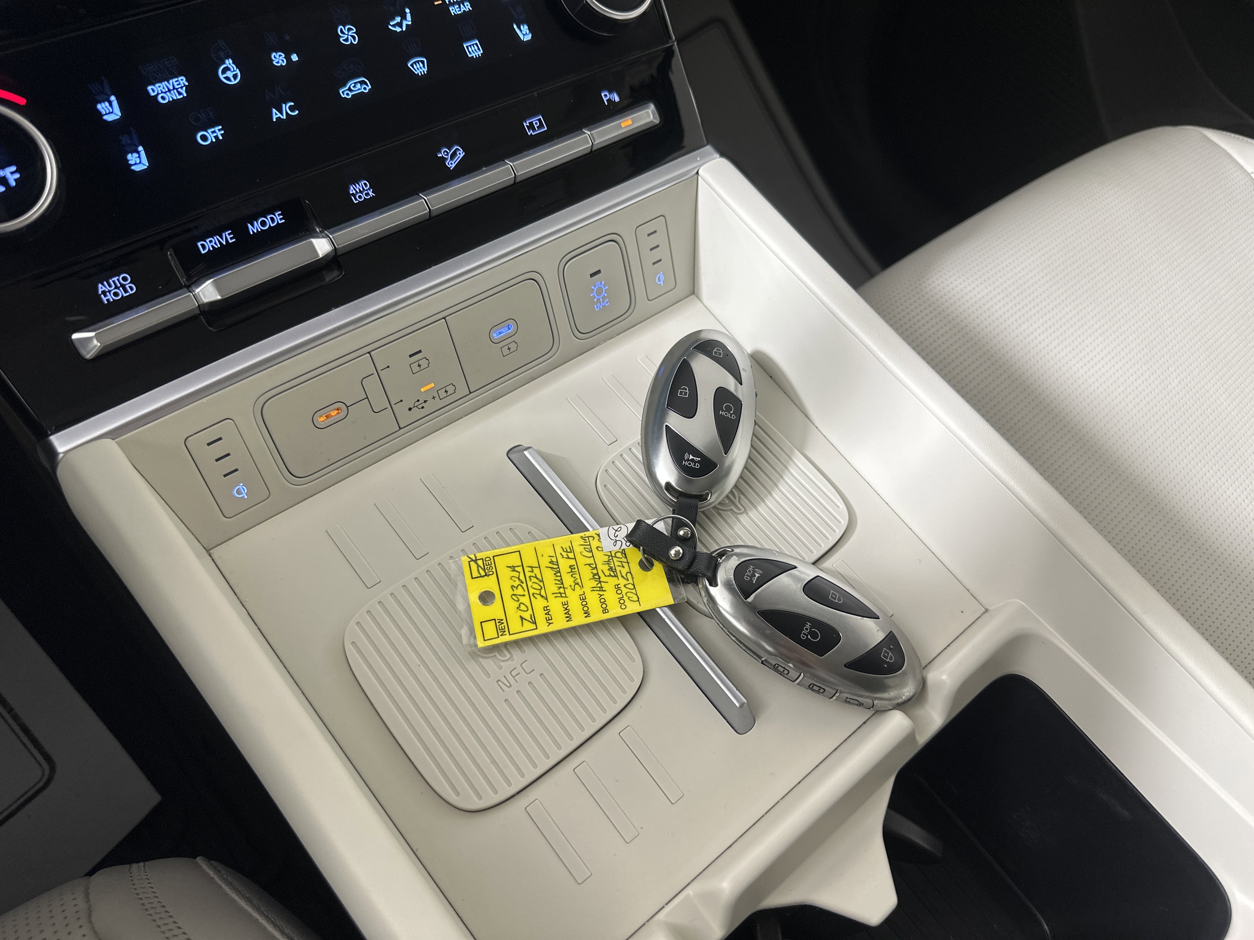 Used 2024 Hyundai Santa Fe Calligraphy AWD/4WD image 19