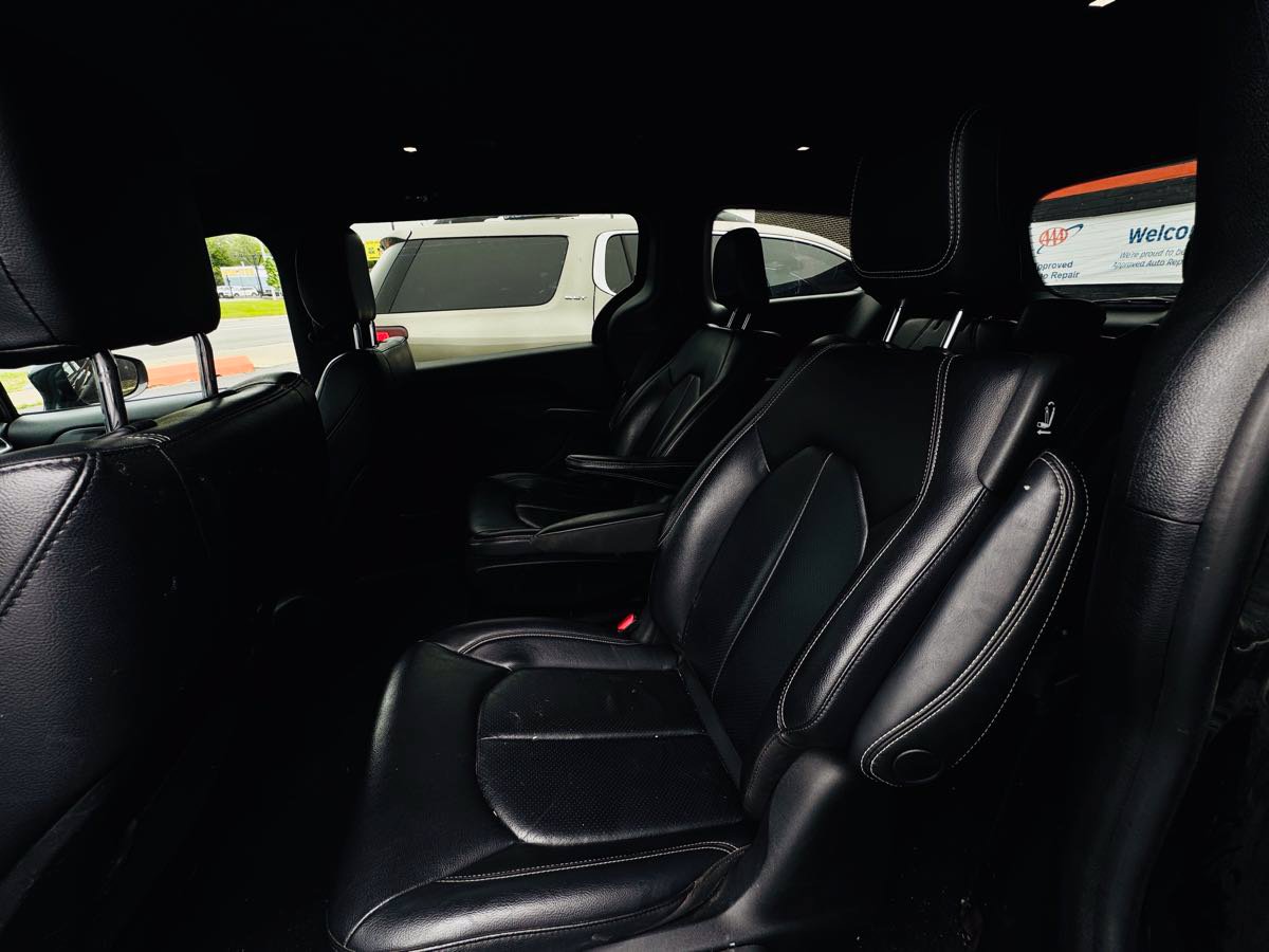 Used 2022 Chrysler Pacifica Touring-L w/ S Appearance Package FWD image 14