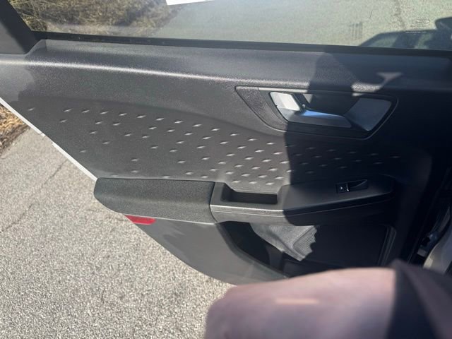 Used 2020 Ford Escape SE image 13