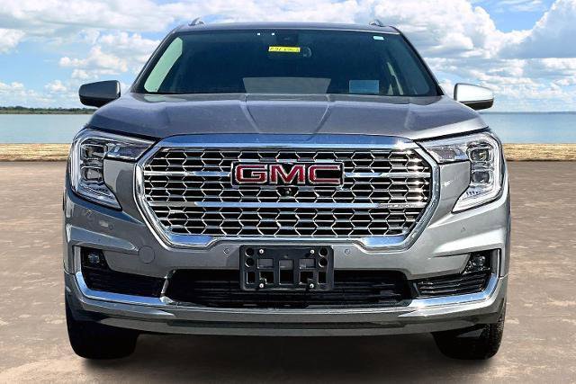 Used 2023 GMC Terrain Denali w/ Denali Premium Package image 2