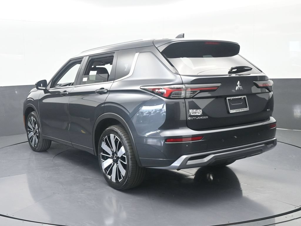 New 2026 Mitsubishi Outlander SEL FWD image 4
