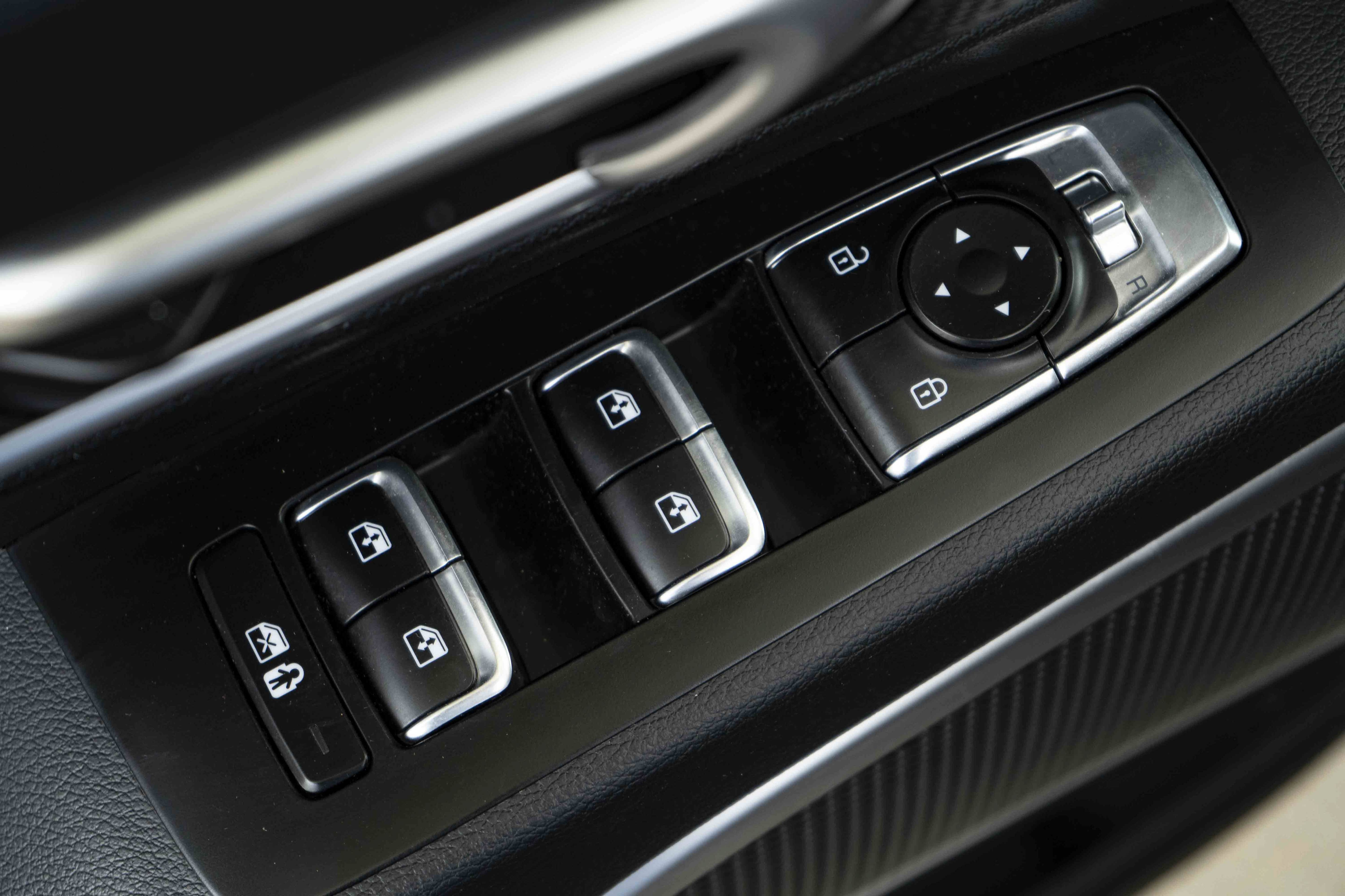 Used 2025 Kia Telluride S FWD image 38