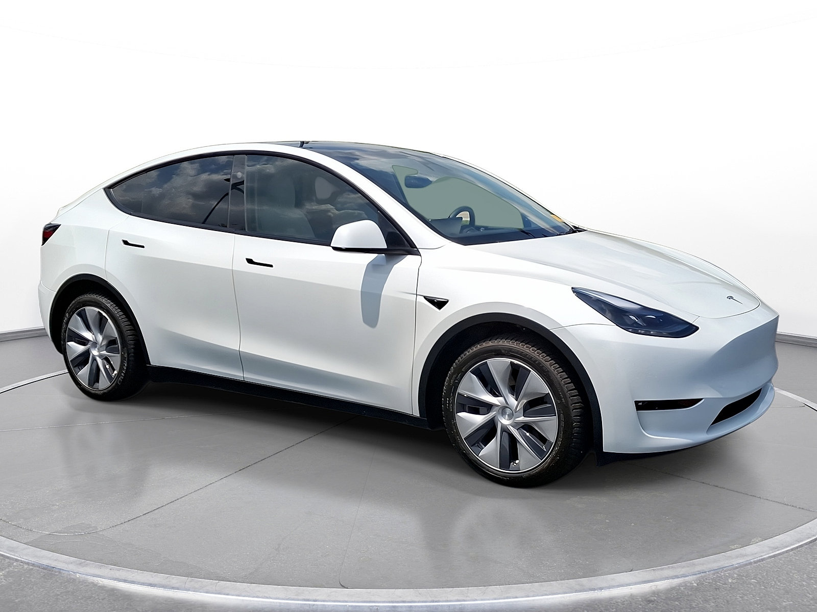 Used 2023 Tesla Model Y Long Range AWD/4WD image 1