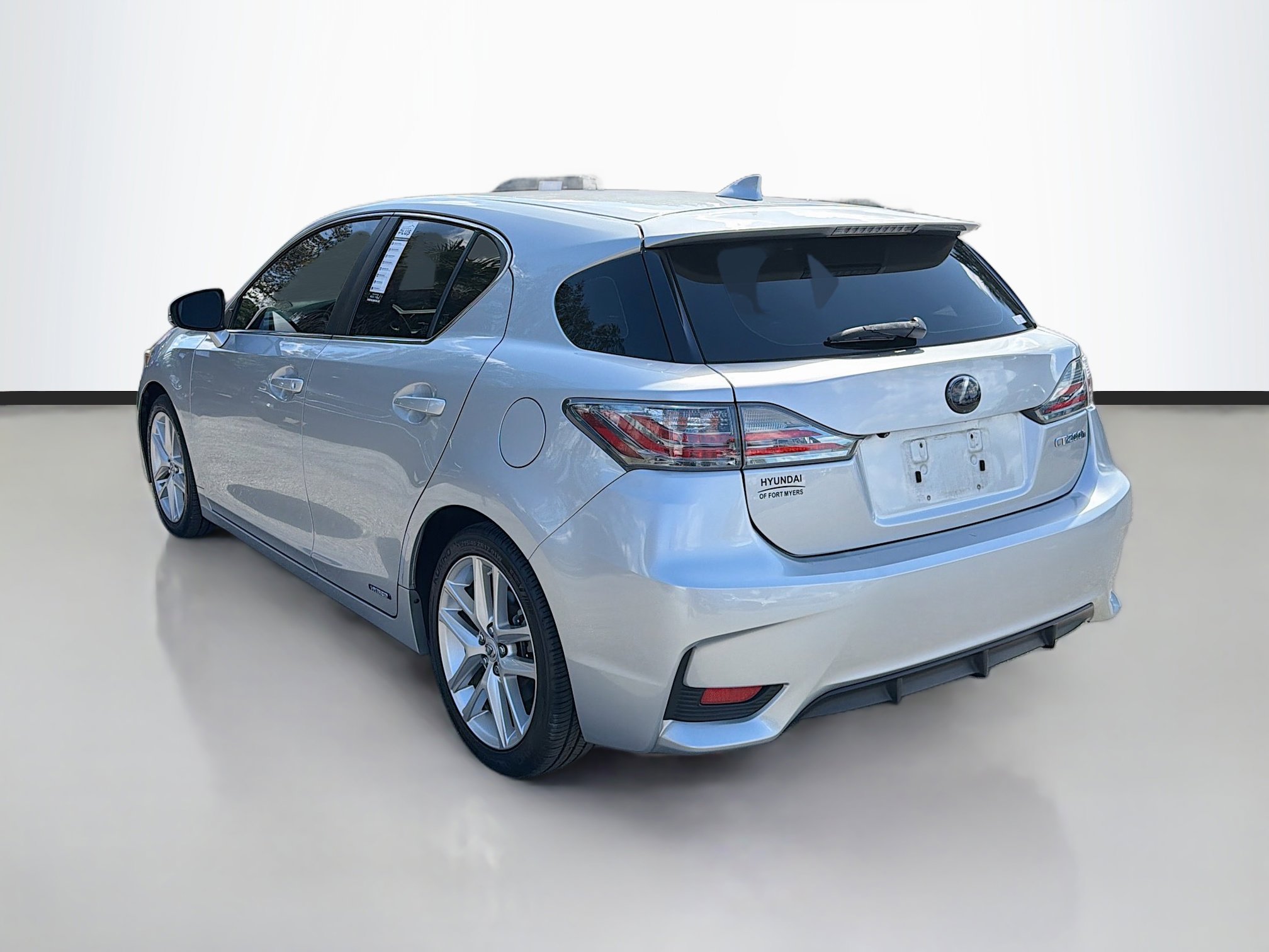 Used 2015 Lexus CT 200h w/ Navigation Package image 5