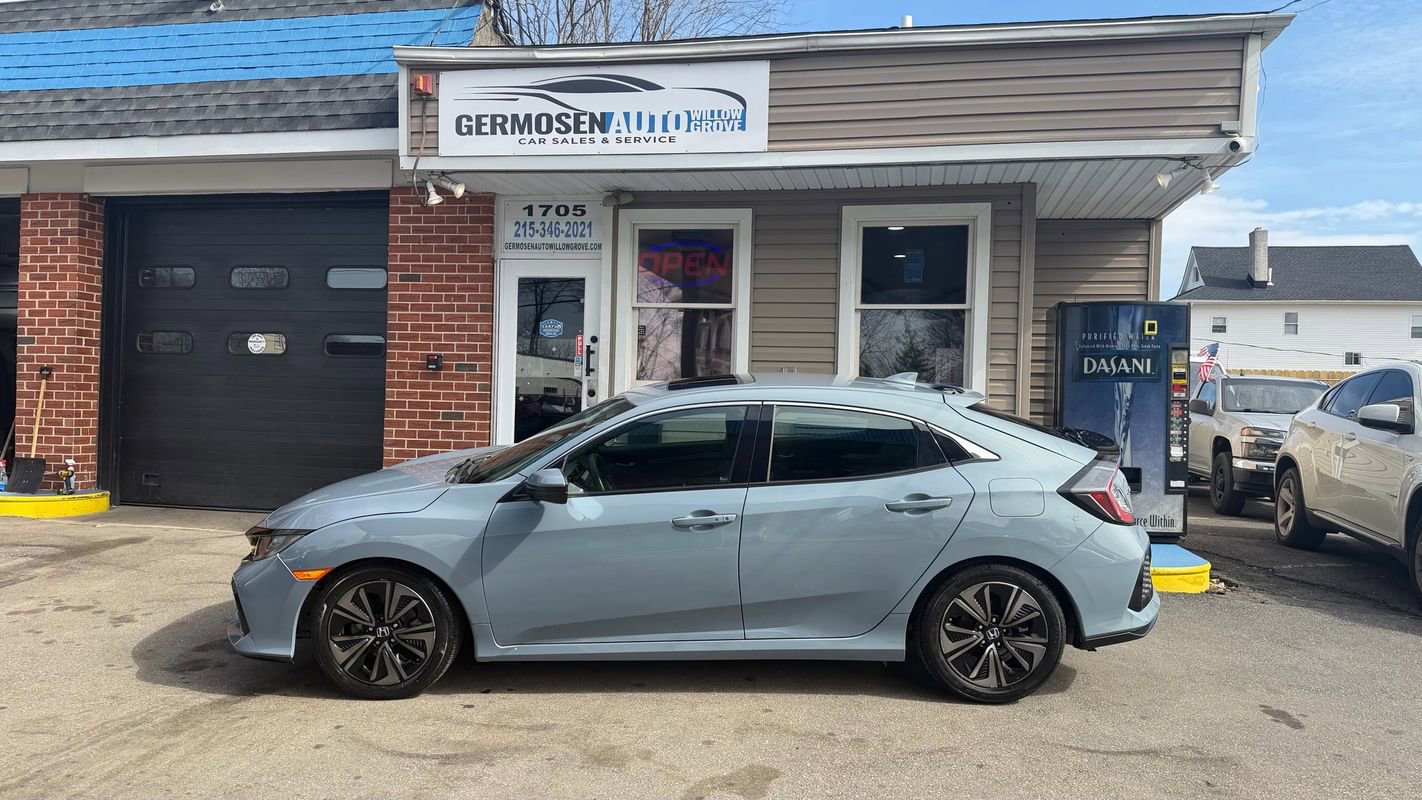 Used 2017 Honda Civic EX image 2