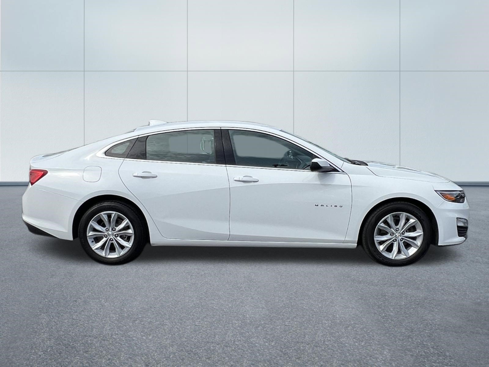 Used 2025 Chevrolet Malibu LT FWD image 7