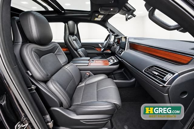 Used 2018 Lincoln Navigator Select w/ Technology Package RWD image 11