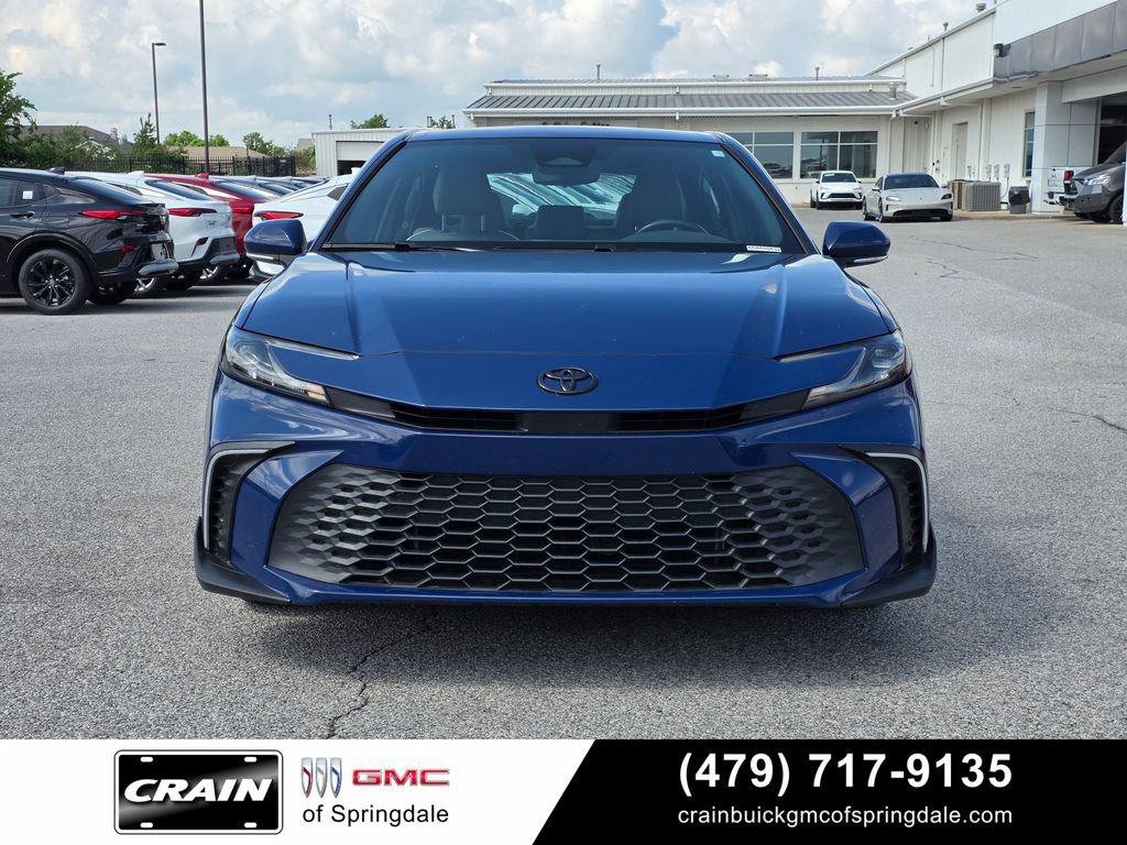 Used 2025 Toyota Camry SE FWD image 2