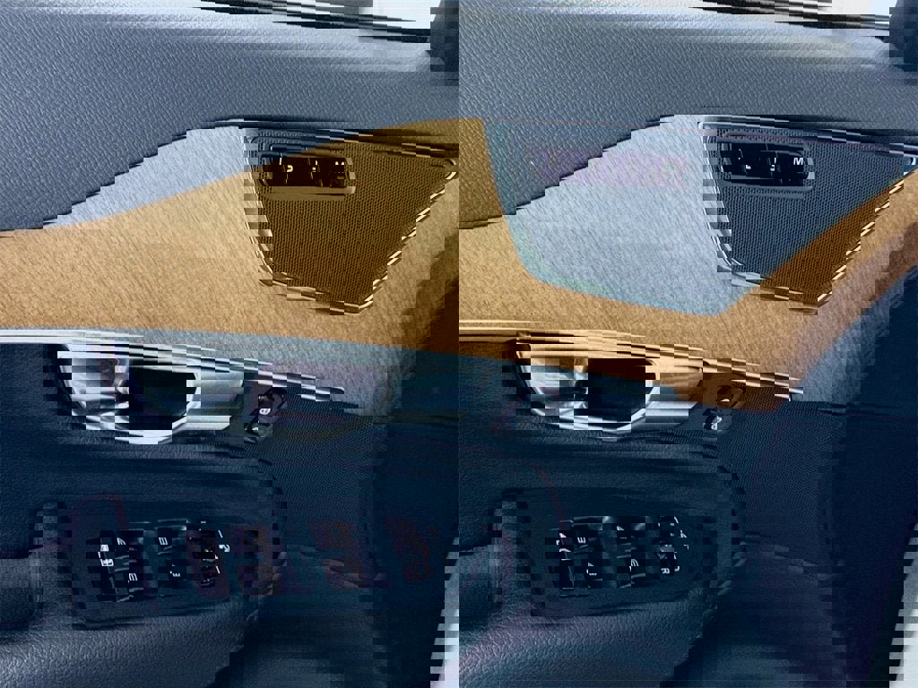 Used 2022 Volvo XC90 T8 Inscription Expression w/ Protection Package Premier image 12