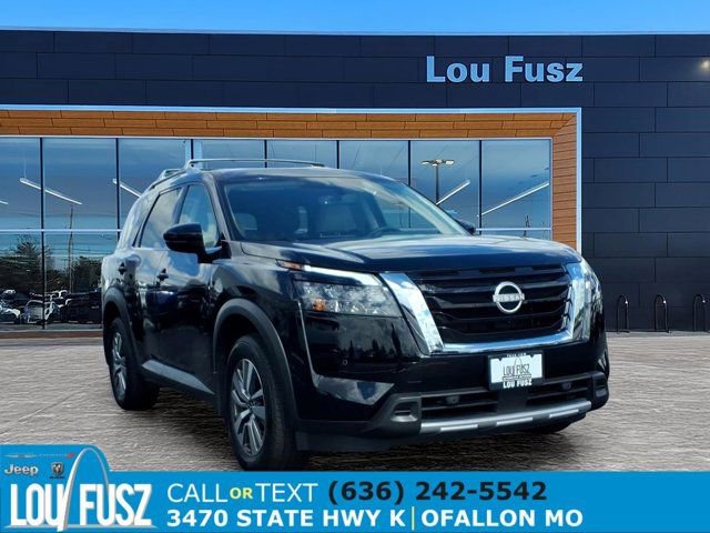 Used 2025 Nissan Pathfinder SL