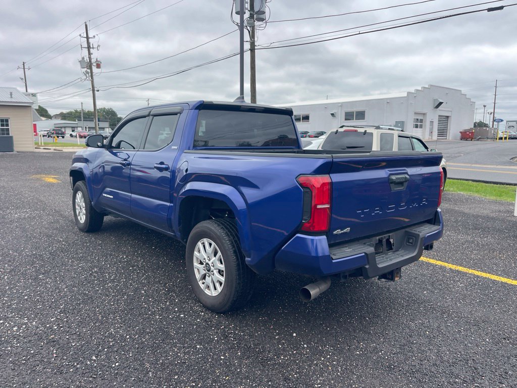 Used 2025 Toyota Tacoma SR5 AWD/4WD image 3
